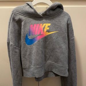 Pre-teen crop NIKE sweatshirt. Size M. Hardly worn.